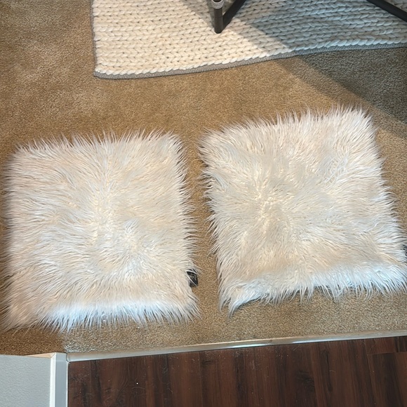 Fluffy White Pillow Cases - Picture 2 of 4